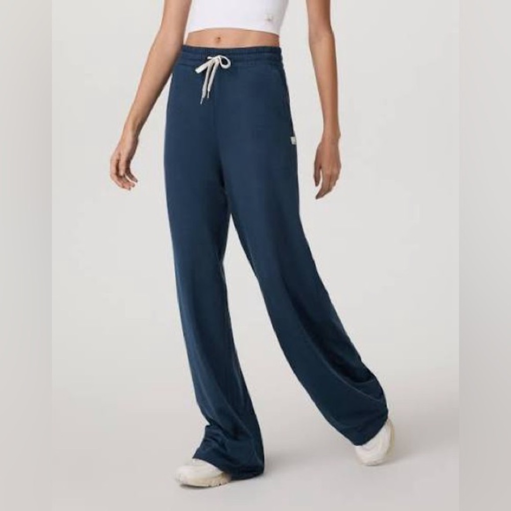 NWT Vuori Halo Essential Wideleg Pant in blue coast heather